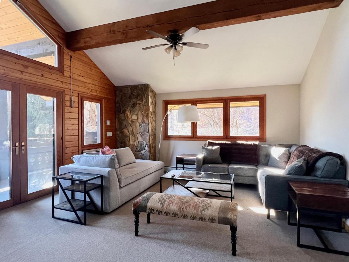 Outland Chalet & Suites Great Smoky Mountains Whittier Quarto foto