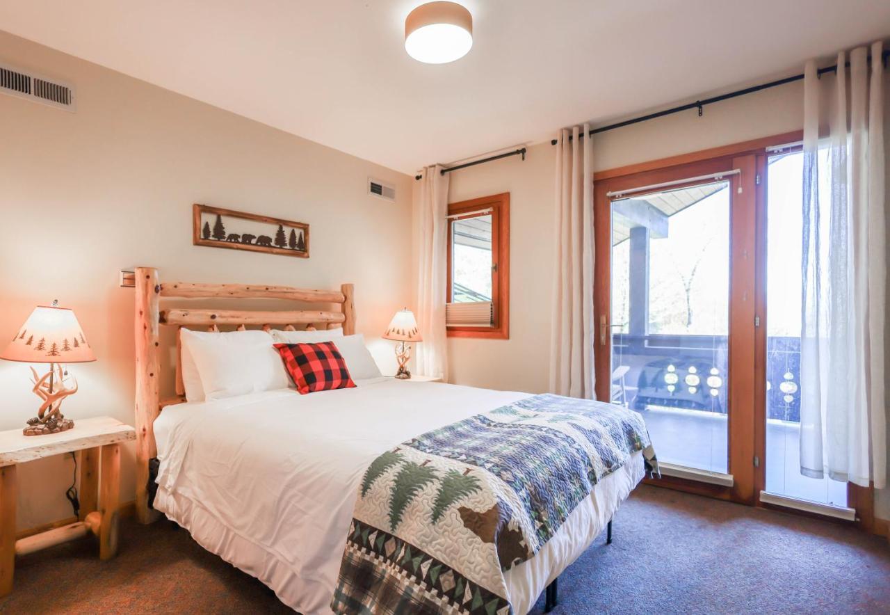 Outland Chalet & Suites Great Smoky Mountains Whittier Quarto foto